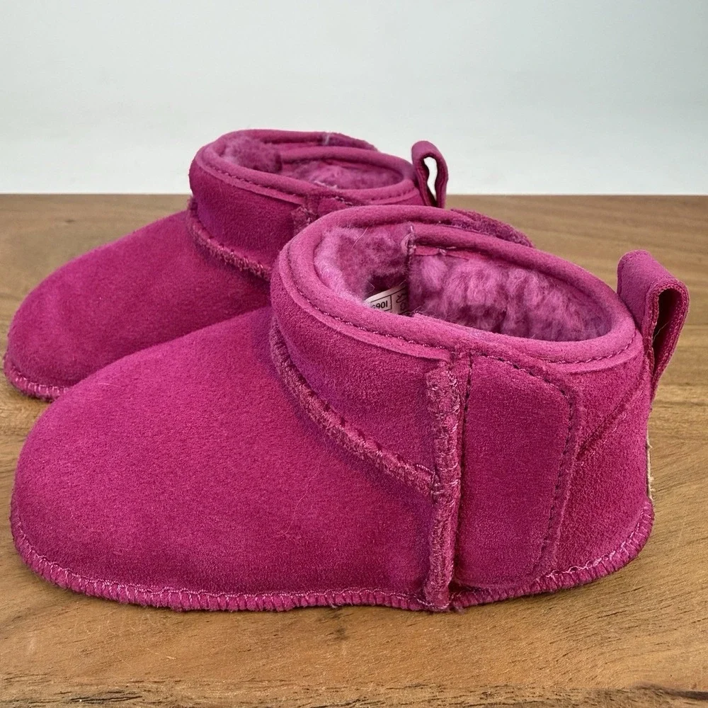 Infant UGG Baby Baby Classic Ultra Mini Suede Pink Shoes Boots Size 4/5 12-18 mo